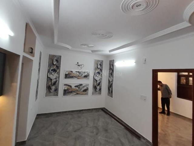 Flat for sale in North West Delhi, Deri