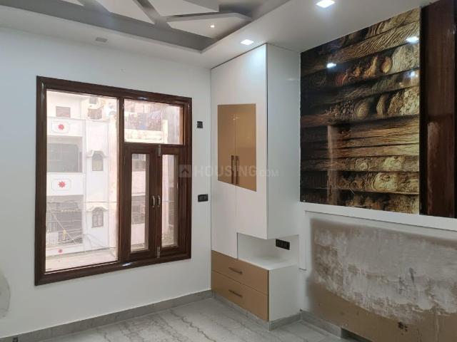 Flat for sale in North West Delhi, Deri