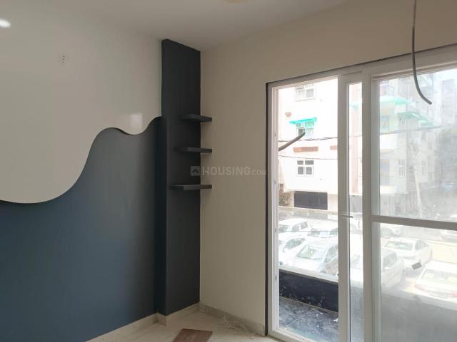Flat for sale in North West Delhi, Deri