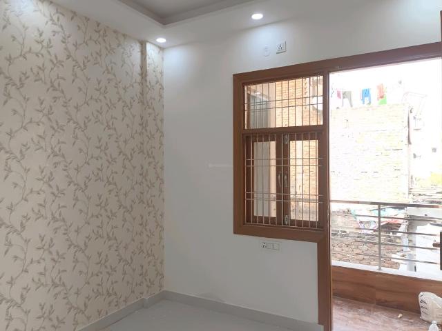Flat for sale in North West Delhi, Deri