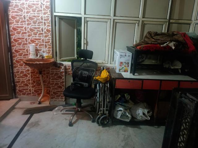 Flat for rent in North West Delhi, Deri