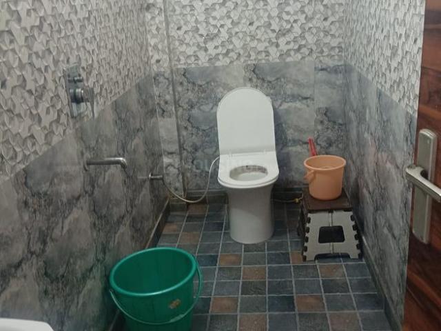 Flat for rent in North West Delhi, Deri