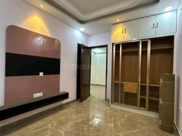 Flat for sale in North West Delhi, Deri