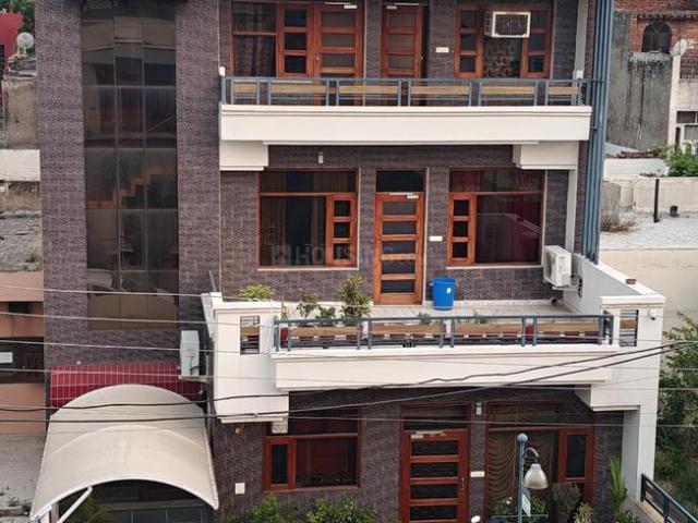 Flat for rent in Hariana
