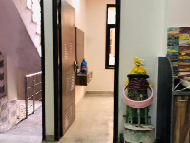 Flat for sale in North West Delhi, Deri