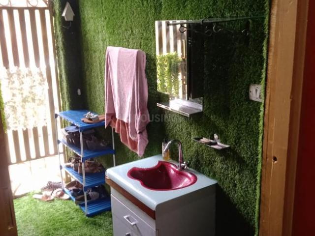 Flat for sale in North East Delhi, Deri