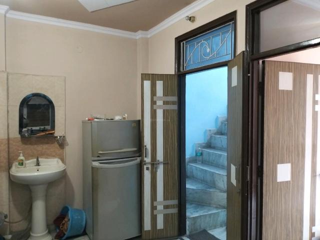 Flat for sale in North East Delhi, Deri