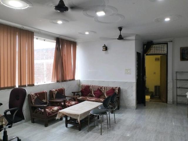 Flat for rent in East Delhi, Deri
