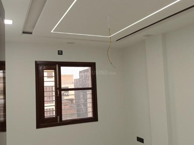 Flat for sale in North West Delhi, Deri