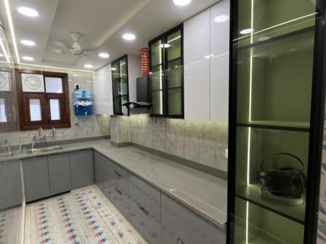 Flat for rent in Shalimar Bagh, Delhi