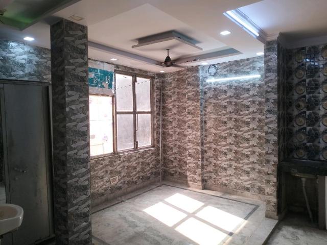 Flat for sale in North West Delhi, Deri