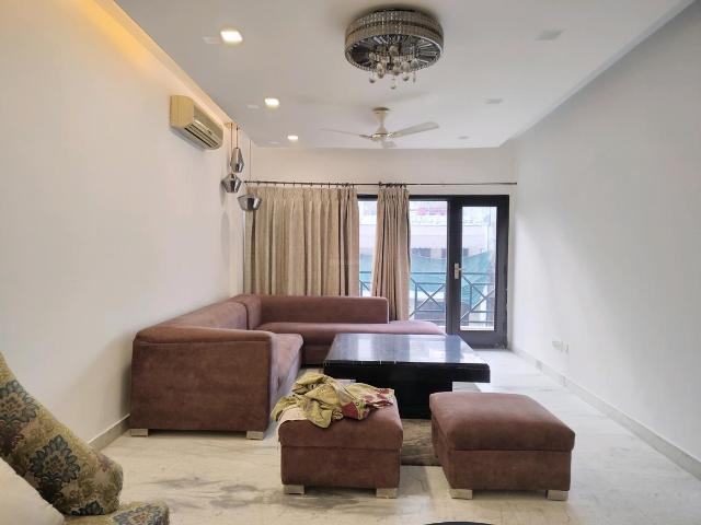 Flat for rent in South Delhi, Deri