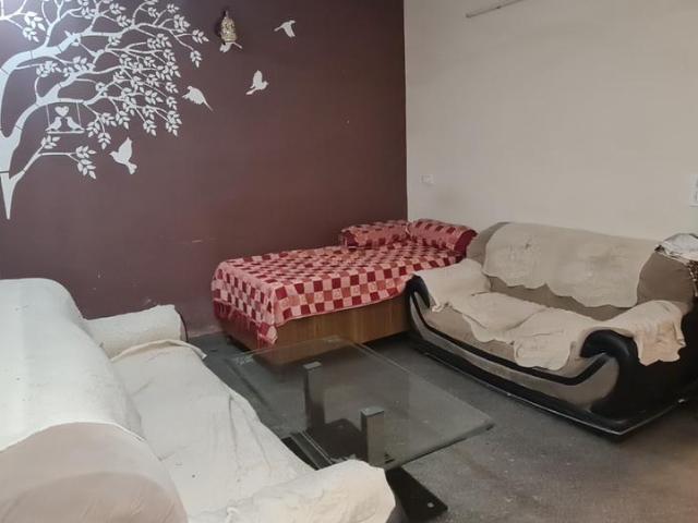 Flat for rent in West Delhi, Deri