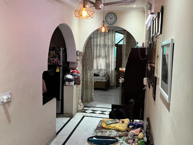 Flat for sale in West Delhi, Deri