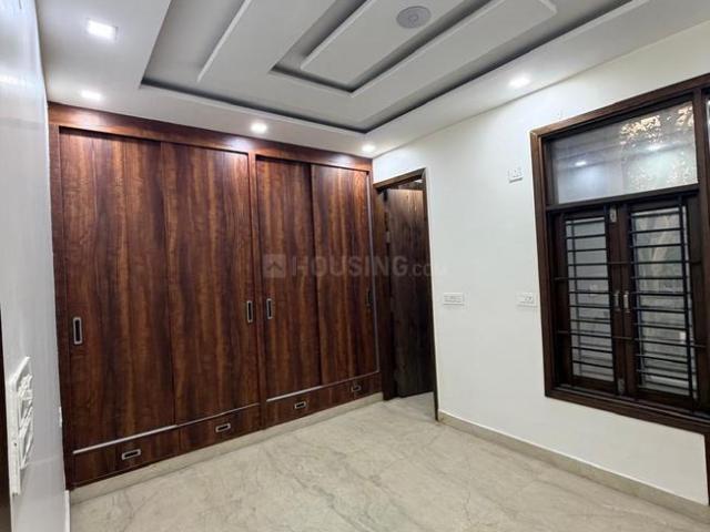 Flat for sale in West Delhi, Deri