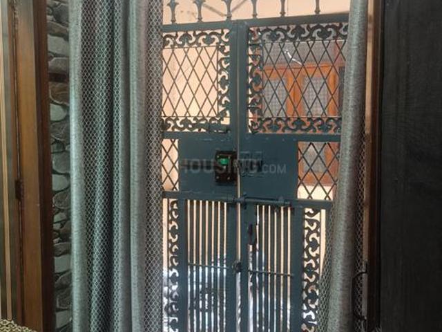 Flat for sale in West Delhi, Deri