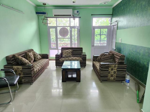 Flat for rent in Zirakpur, Punjab