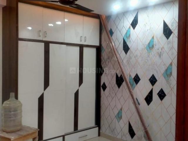 Flat for sale in West Delhi, Deri