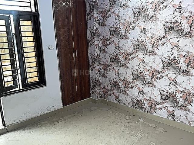 Flat for sale in West Delhi, Deri