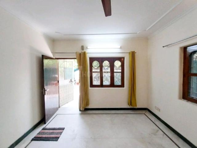 Flat for rent in Deri