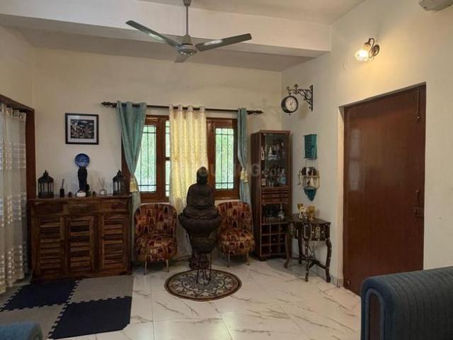 Flat for rent in Deri