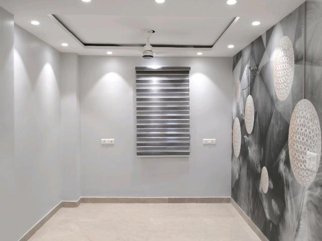 Flat for sale in West Delhi, Deri