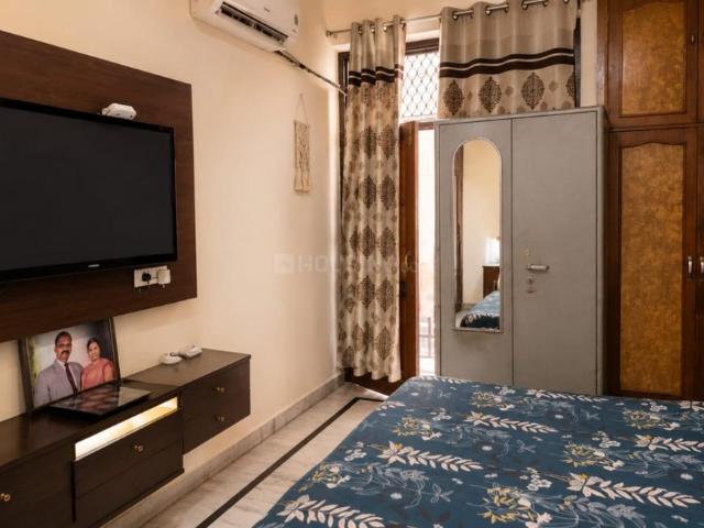 Flat for sale in West Delhi, Deri
