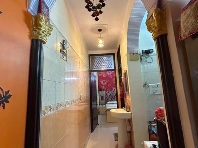 Flat for sale in Vishnu Garden, Delhi