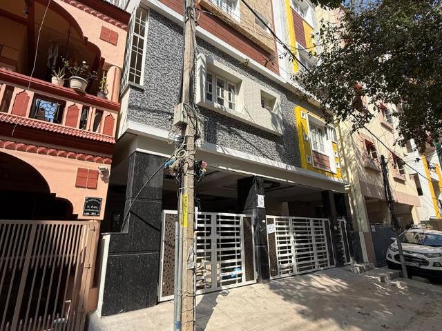 House for sale in Bangalore South, Cox Town - Bangalore