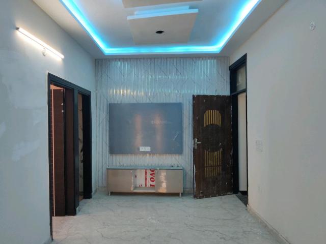Flat for sale in North East Delhi, Deri