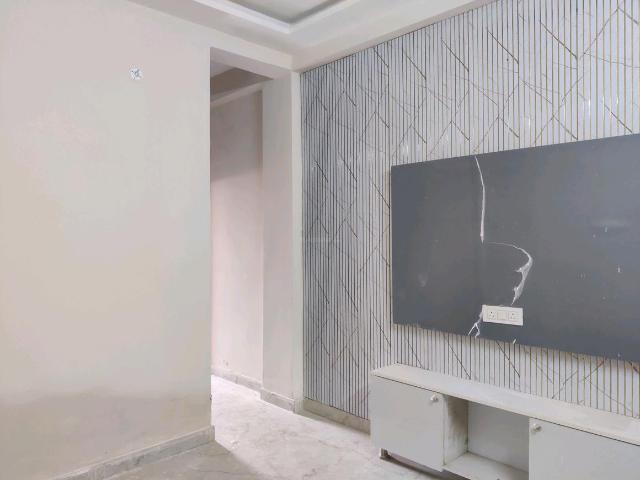 Flat for sale in North East Delhi, Deri