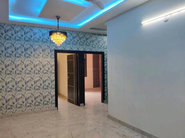 Flat for sale in North East Delhi, Deri