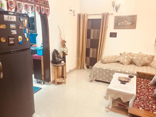 House for sale in West Delhi, Deri