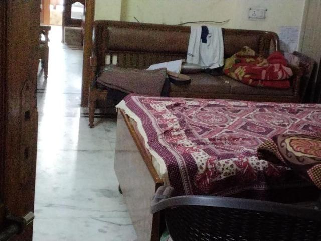 House for rent in Central Delhi, Deri
