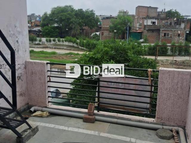 House for sale in Madya