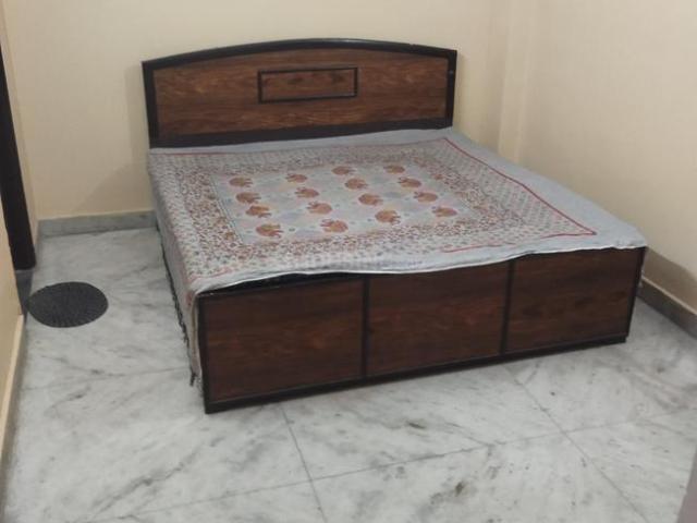 House for rent in East Delhi, Deri