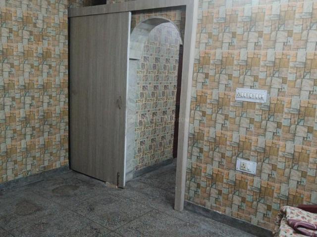 House for rent in East Delhi, Deri