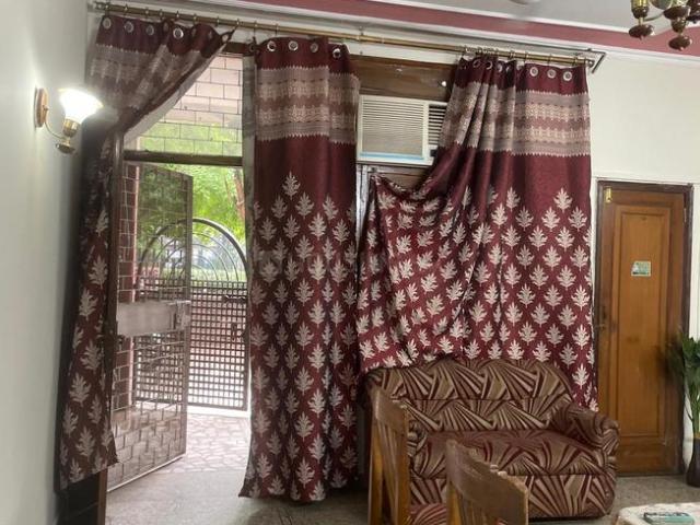 House for rent in South Delhi, Deri