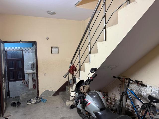 House for rent in Central Delhi, Deri