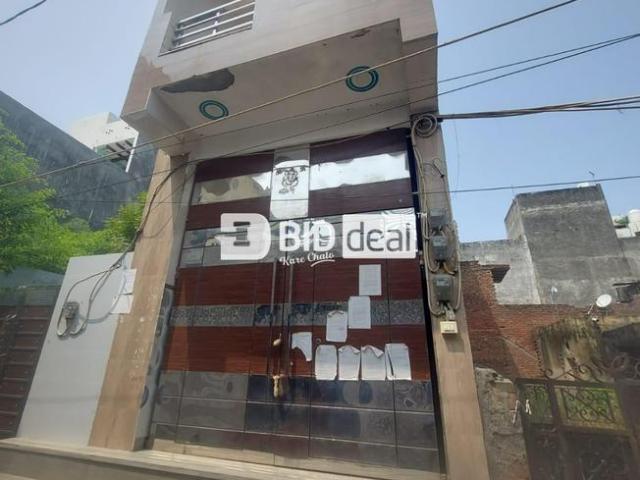 House for sale in South West Delhi, Deri