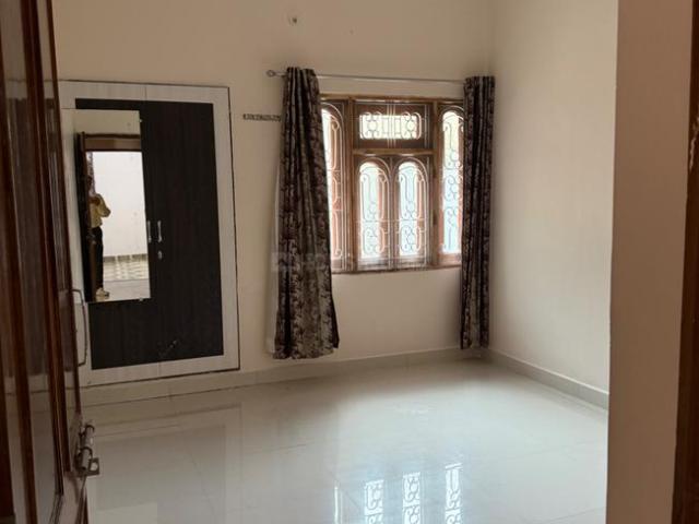 House for rent in Madya