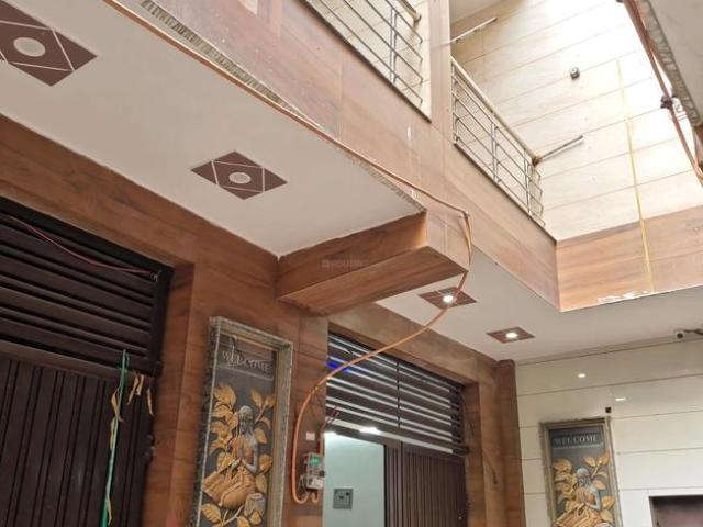 House for sale in West Delhi, Deri