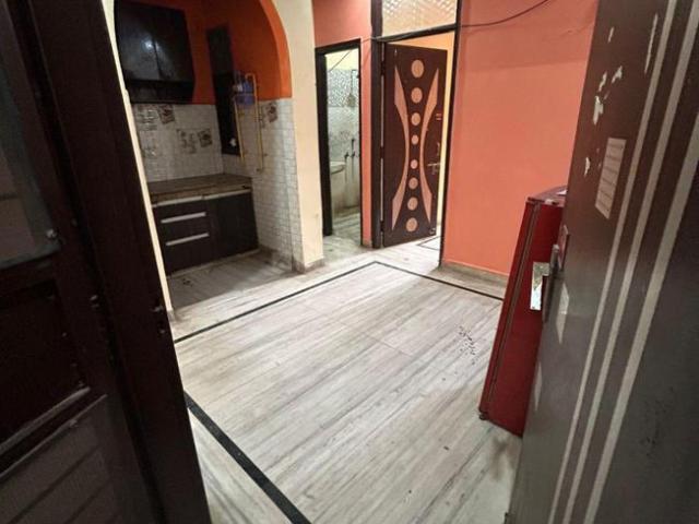 House for rent in East Delhi, Deri