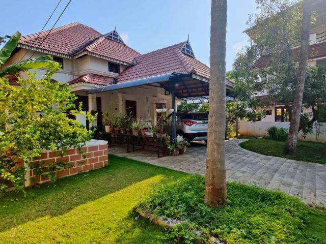 House for sale in Thrissur, Kerala