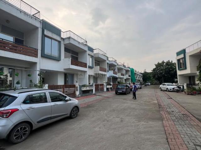 House for sale in Madya