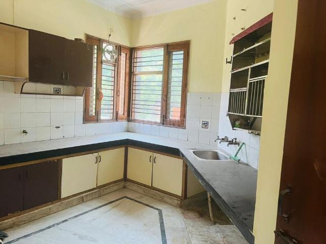 House for rent in Hariana