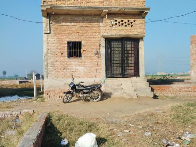 House for sale in Hariana