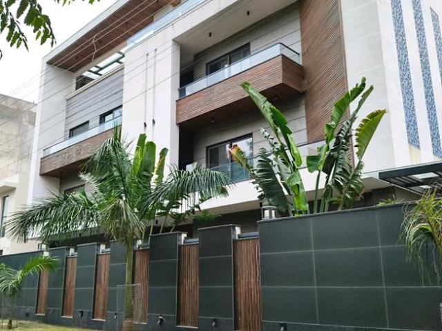House for rent in Hariana