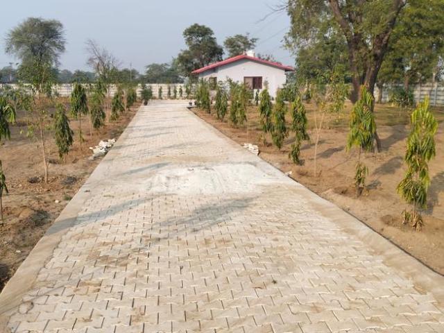 House for sale in Hariana