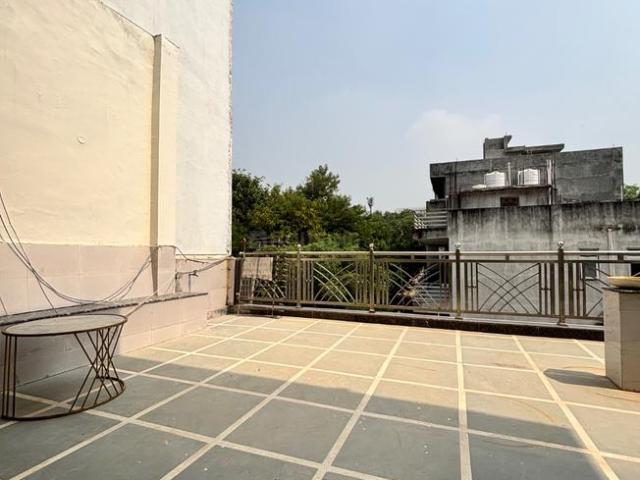 House for rent in Hariana